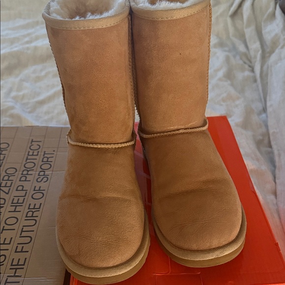 UGG Tan Winter Boots - Picture 2 of 6